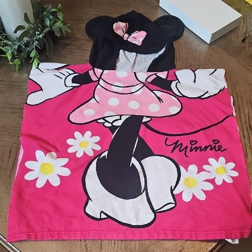 Disney Minnie Mouse Pancho Towel